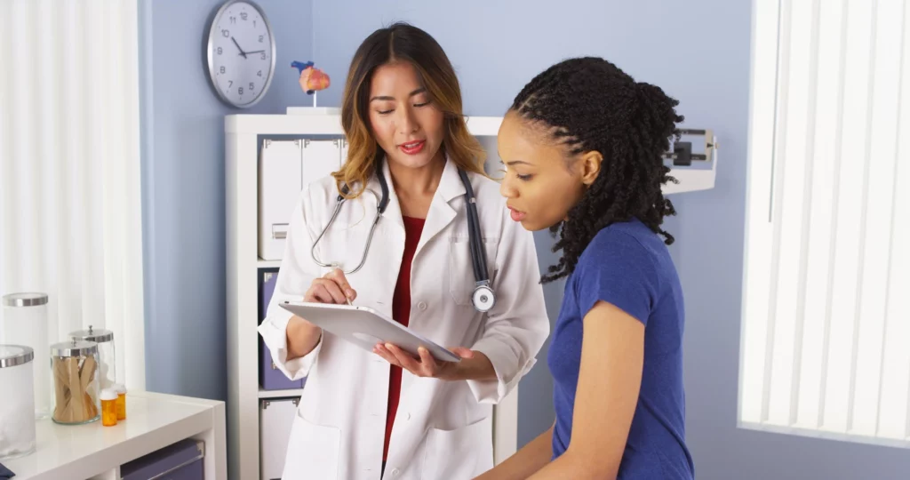 Doctor explaining to her patient | Mesa Medical Health & Wellness | St. George, UT